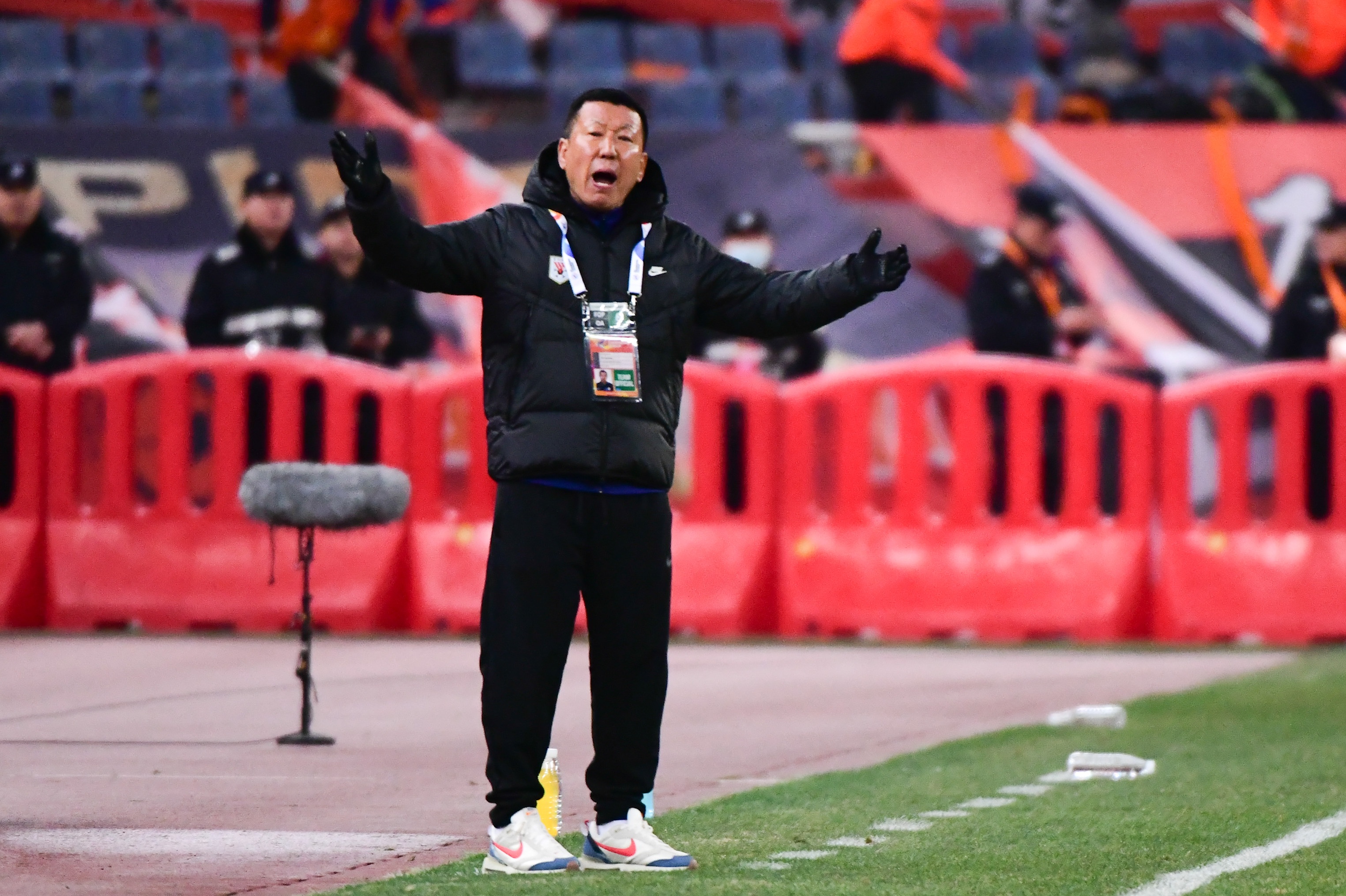 徐江批崔康熙：花轉(zhuǎn)會費(fèi)弄來帕托、強(qiáng)行引進(jìn)瓦科，錢花了事辦砸了